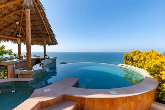 Luxe Infinity Pool Villa | 220° Views + 3 King BR - Image 1